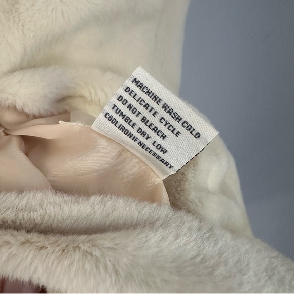 Winter Cream Off-White Reversible Faux Fur Vest with pockets petite medium - Picture 9 of 9